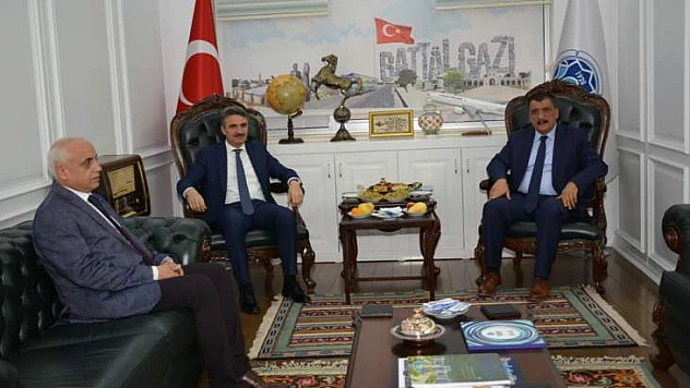 Vali Aydın Baruş Battalgazi Belediyesini Ziyaret Etti