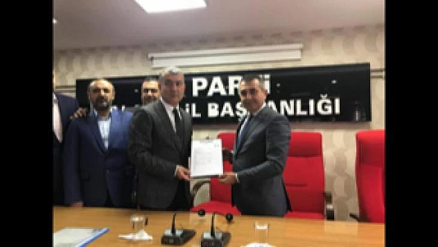 Karaaslan, Aday Ağalığını Açıkladı