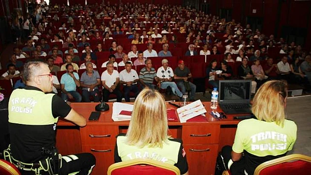 Trafik Kazalarını Önlemek Panelİ Düzenlendi
