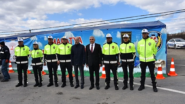 Trafik Polisleri Yeni Kıyafetlerini Giydi