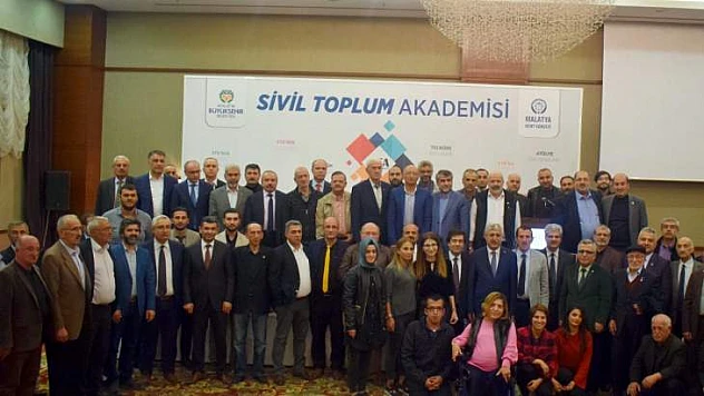 STK Akademisinde Sivil Toplum Kuruluşlarının Yapısal Analizi Ele Alındı