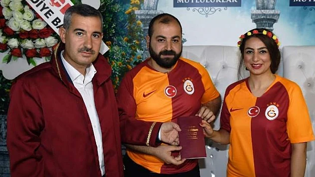 Başkan Çınar,  Genç Çiftlerimize Mutluluklar Diliyorum