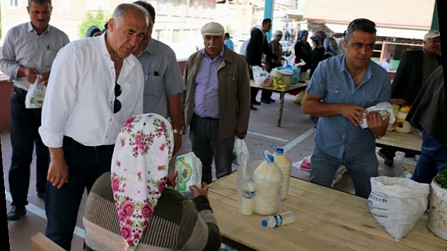 Hekimhan Belediyesi Kandil Simidi Dağıttı