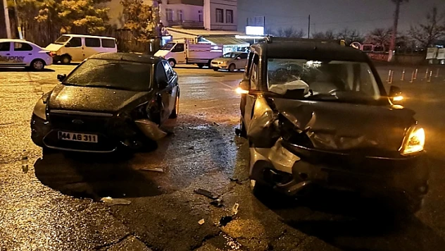 Trafik Kazazı: 6 yaralı