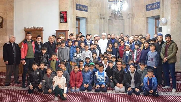 Vali Baruş, Gençlik Sabah Namazında Buluşuyor Etkinliğine Katıldı