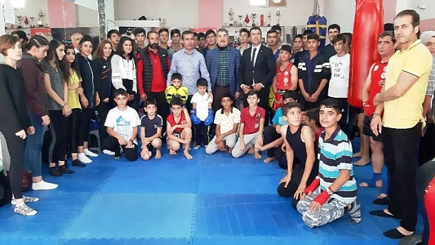 Gençler Hem Spor Yaptılar Hem Gezdiler