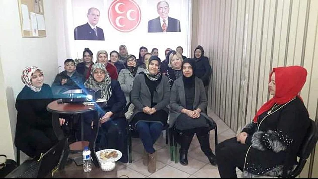 MHP Kadın Kolları'ndan Anlamlı Kutlama