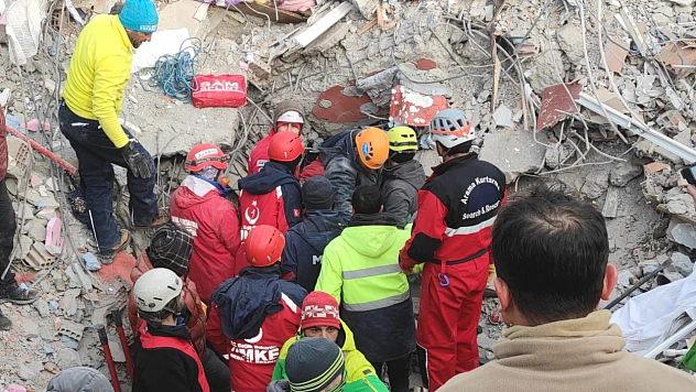 Hakimbey Apartmanı Yıkımı Davası: Sanıklar Bilinçli Taksirle Suçlanıyor, Duruşma Ertelendi