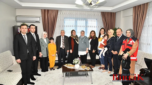 Hanımefendi Hanife Yazıcı'dan Şehit Ailelerine Ziyaret