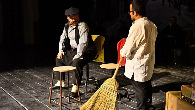 Havlucu Memed'in Hikâyeleri Sahnede Yeniden Hayat Buldu