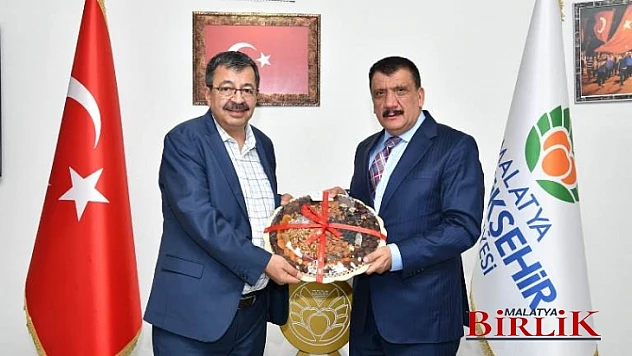 Hayati İnanç, Türk Edebiyatı Açısından Önemli Bir Şahsiyettir