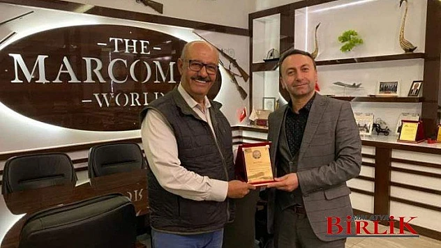 Hayırsever İş Adamı Özdal'a AKÇADAĞDER'den Plaket