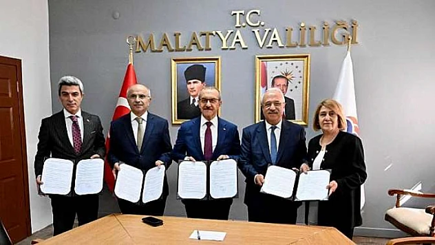 Hayırsever İş İnsanı Rıdvan Mertöz'den 24 Derslikli Yeni Okul İçin Protokolü