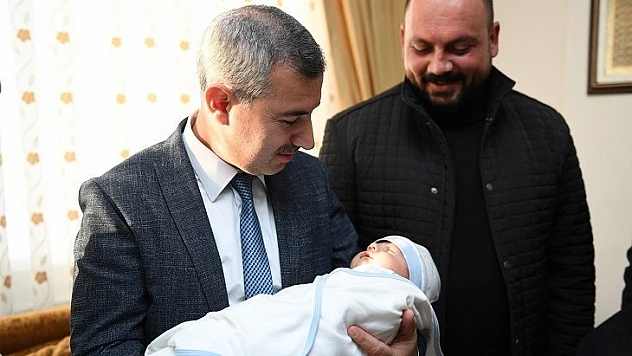 Her Bebek, Dünyaya Umutla Bakmamıza Neden Oluyor