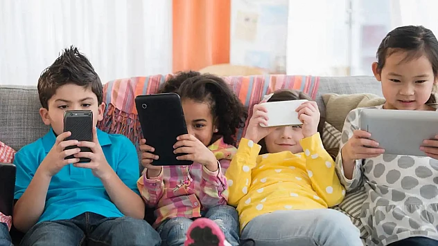 Hükümetten Dijital Dünyada Çocukları Koruyacak Adım