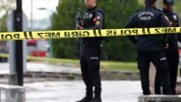 Husumetliler Arasında Silahlı ve Bıçaklı Kavga: 1 ölü, 2 Yaralı