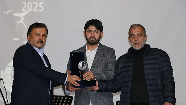 İLKHA'ya 'İnsan Hakları Basın Ödülü' verildi