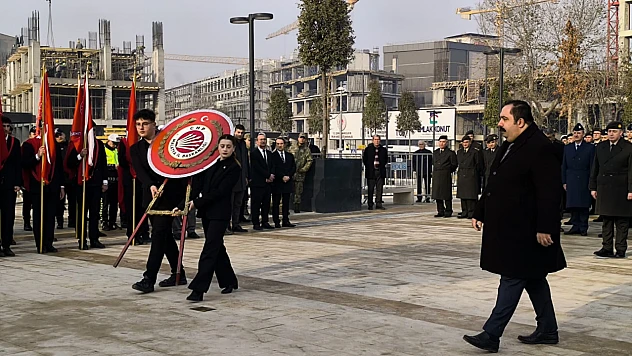 İnönü İçin Malatya'da Anma Töreni: CHP'den Çelenk Sunumu