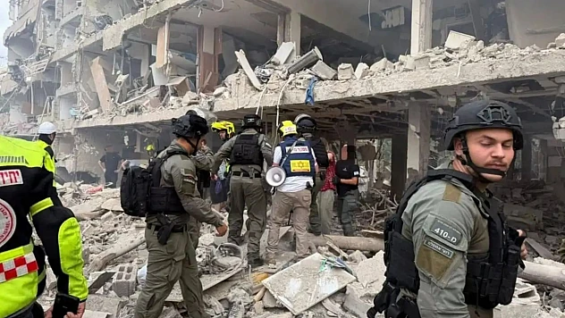 İran'dan Tel Aviv Ve Hayfa'ya Yeni Füze Dalgası