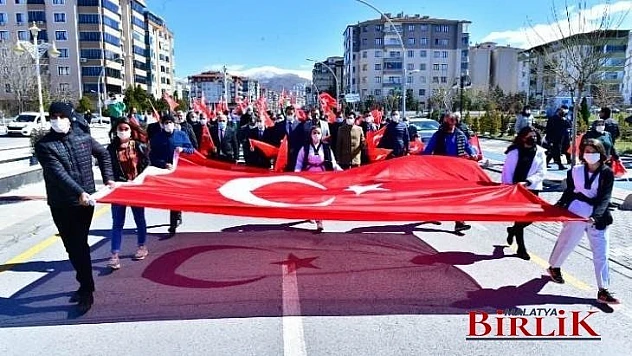 İstiklal Marşımız Milli Mücadelenin En Büyük Sembolüdür