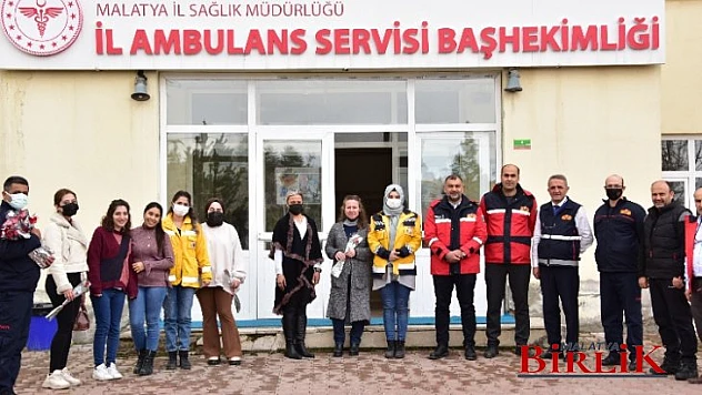 İtfaiye Daira Başkanlığı Kadın Sağlıkçıların 'Kadınlar Günü'nü Kutladı