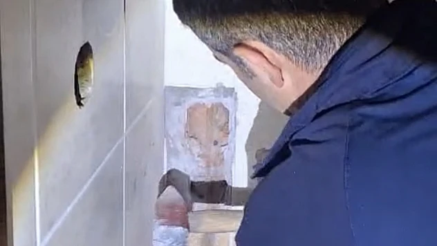 İtfaiye, Duvarın İçine Sıkışan Kediyi Sağ Salim Çıkardı