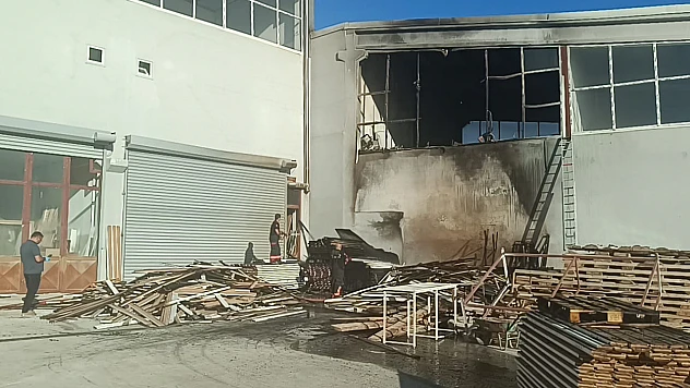 İtfaiyeden Hızlı Müdahale: Yangın Çevreye Sıçramadan Söndürüldü