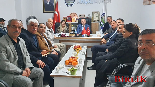 İYİ Parti Adayları Akçadağlılar Derneğini Ziyaret Etti