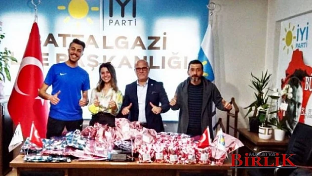 İyi Parti Battalgazi İlçeden Çocuklara 23 Nisan Hediyesi