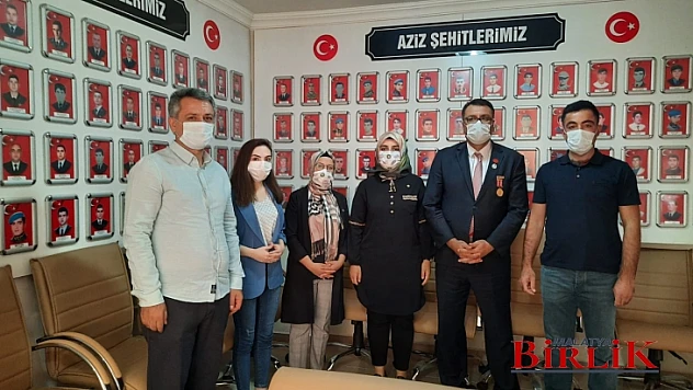 İyi Parti Kadın Ve Gençlik Kollarından Anlamlı Ziyaret