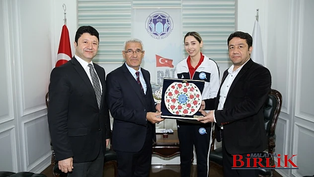 Kadın Voleybolculardan Başkan Güder'e Şampiyonluk Sözü