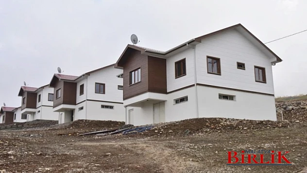 Kale ve Arguvan'da Hak Sahipleri Konutlarına Kavuştu