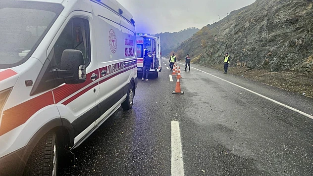 Karanlıkdere Mevkiinde Kaza: 4 Kişi Yaralanarak Hastaneye Kaldırıldı