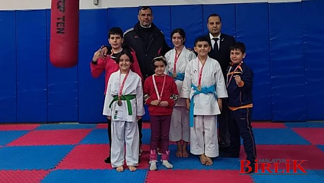 Karateci Gülşen Kardeşler Madalyalara Doymuyor