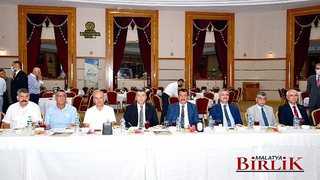 'Kayısının Malatya Ekonomisine Katkısı' Konferansı Yapıldı