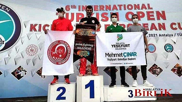 Kick-Boks Takımı Göğsümüzü Kabarttı