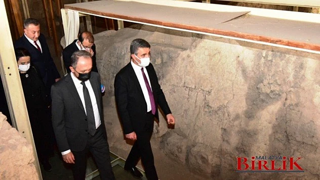 Kültür Bakanlığı Yetkilileri Arslantepe Höyüğünde İncelemelerde Bulundu