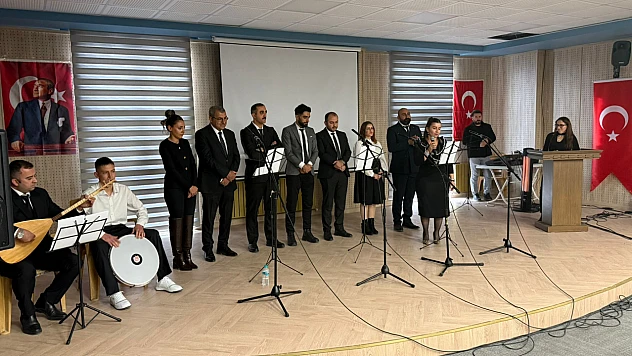 Kuluncak'ta 24 Kasım Öğretmenler Günü Programı Düzenlendi