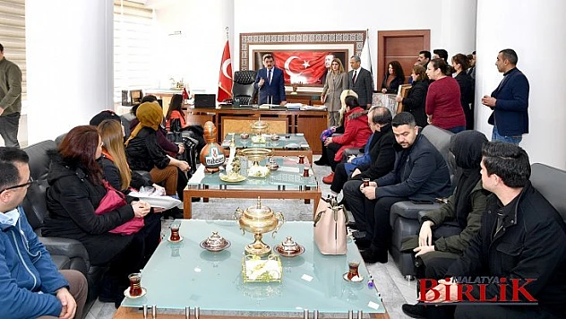 Kurs Hocalarından Başkan Gürkan'a Anlamlı Hediye