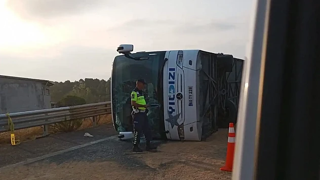 Kuzey Marmara Otoyolu'nda Yolcu Otobüsü Devrildi: 3 Ölü, 20 Yaralı