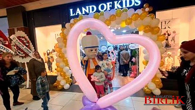 LAND OF KIDS Mağazası Büyük Bir Katılımla AVM'de Açıldı