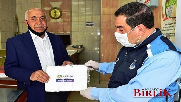 Malatya Büyükşehir Belediyesi'nden Fırıncılara Maske Dağıtımı