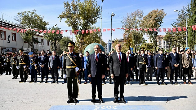 Malatya'da 29 Ekim Cumhuriyet Bayramı Çelenk Sunma Töreni İle Başladı