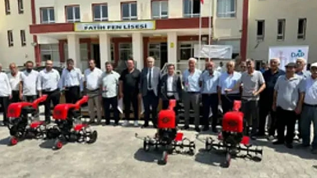 Malatya'da 60 Üreticiye Çapa Makinesi Desteği