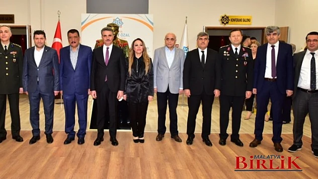 Malatya'da 8.Cumhurbaşkanı Özal'ı Anma Programı Düzenlendi