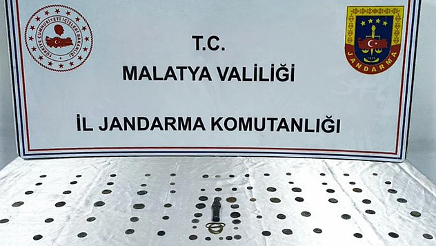 Malatya'da 86 sikke ile tarihi eserler ele geçirildi