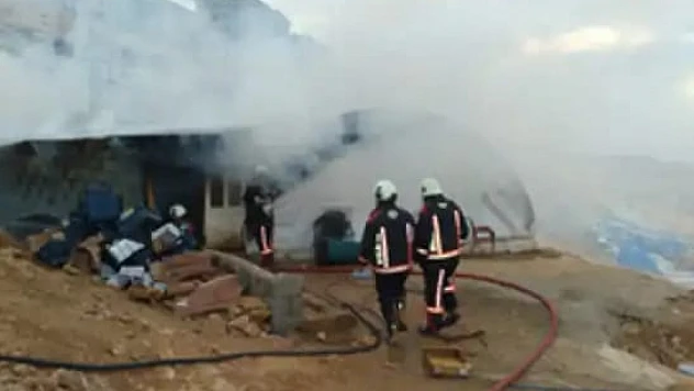 Malatya'da Bir Şantiye Alanındaki Çadırda Yangın