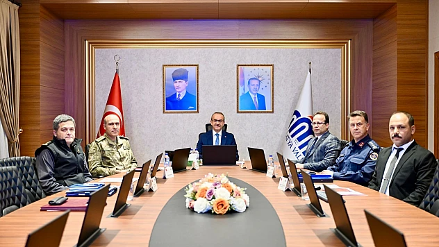 Malatya'da güvenlik ve asayiş toplantısı: uyuşturucu ve suçla mücadelede kararlılık vurgusu