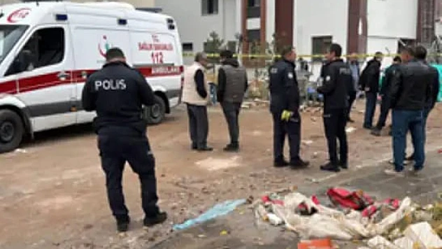 Malatya'da İskele Çöktü: 2 İşçi Hayatını Kaybetti