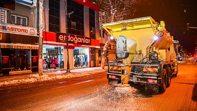 Malatya'da Karla Mücadele Çalışmaları Sürüyor